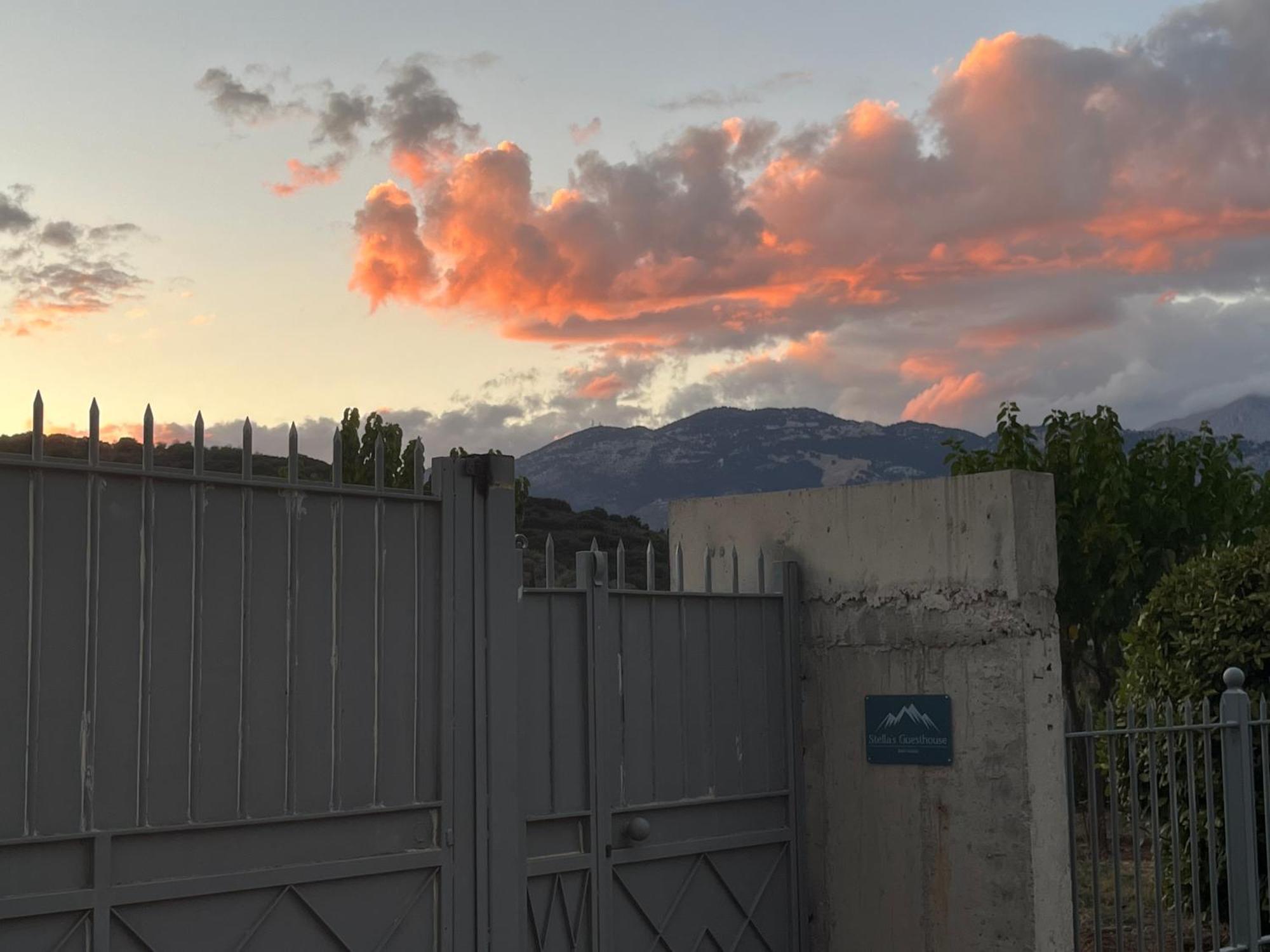 Stellas Guesthouse Near Arachova Stirion Exterior photo